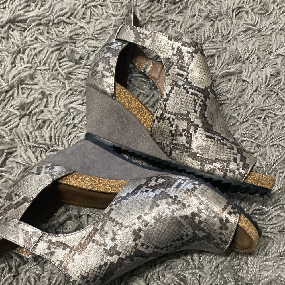 Wedges - Picture 5 of 9